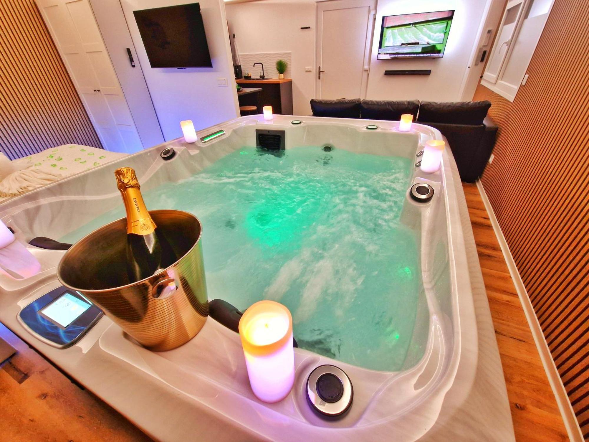 Relax Spa-4 Pers-Jacuzzi-Parking-Jardin-Clim-Colmar Muntzenheim Exterior photo